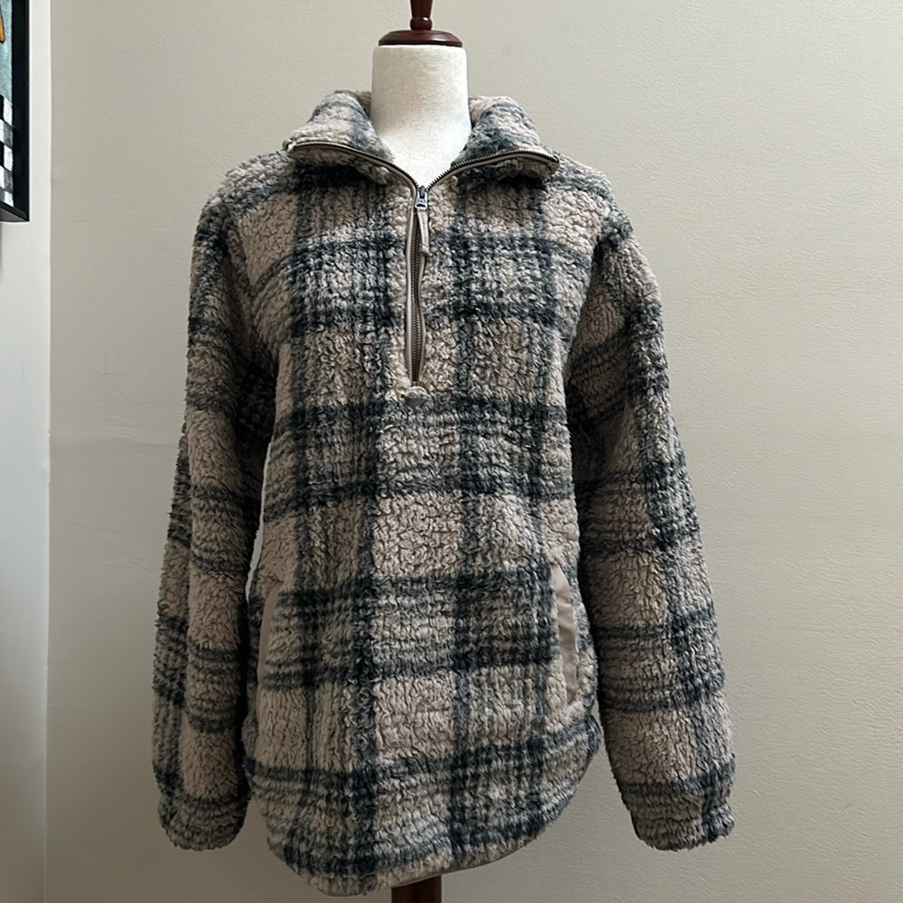 Abercrombie & Fitch oversized pull over.
